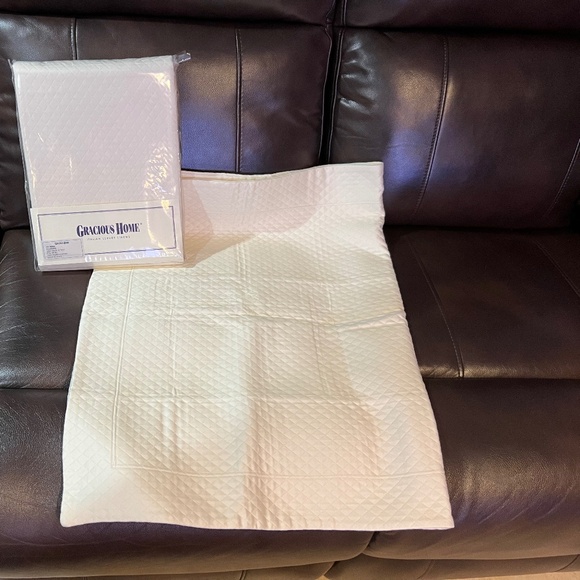 Gracious home king shams - Picture 1 of 2